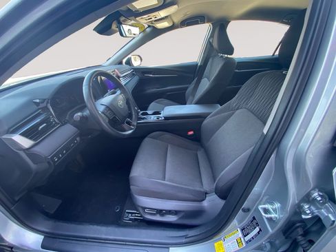 Used 2025 Toyota Camry LE w/ Convenience Package image 9