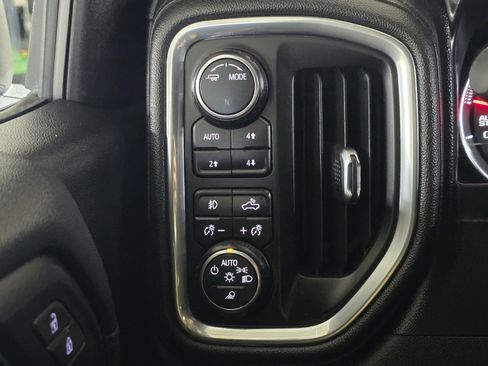 Used 2020 Chevrolet Silverado 1500 LT Trail Boss w/ Midnight Edition image 36