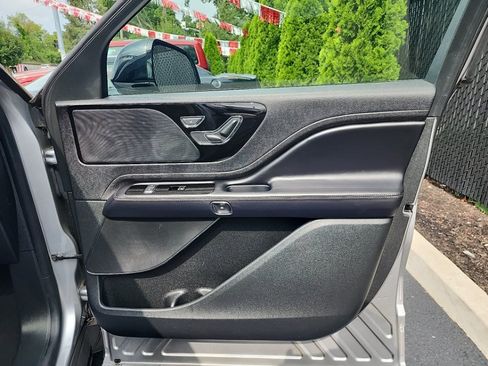 Used 2022 Lincoln Aviator AWD w/ Premium Package image 43