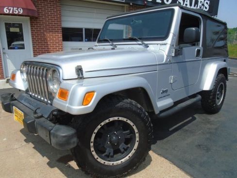 Used 2005 Jeep Wrangler Unlimited AWD/4WD image 3