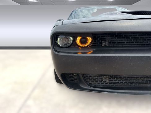 Used 2019 Dodge Challenger R/T image 10