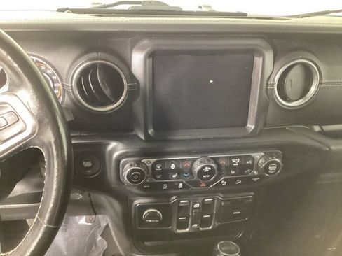 Used 2020 Jeep Wrangler Unlimited Sahara AWD/4WD image 15