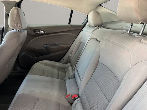 Used 2018 Chevrolet Cruze LT w/ Convenience Package image 12