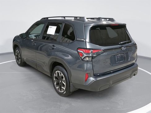 Used 2025 Subaru Forester Premium w/ Convenience Package #1 image 7