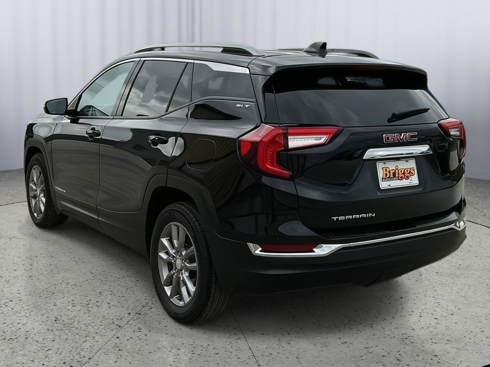 Used 2023 GMC Terrain SLT FWD image 3