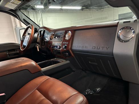 Used 2012 Ford F250 King Ranch w/ King Ranch w/Chrome Pkg image 17