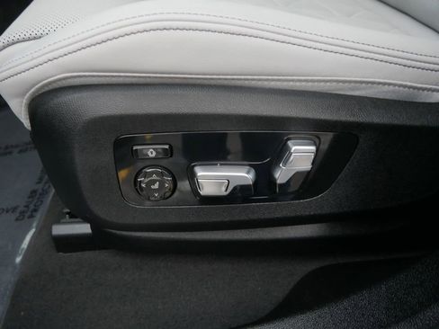 Used 2025 BMW X6 M60i w/ Executive Package image 18