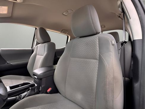Used 2020 Toyota Tacoma SR w/ SR Convenience Package RWD image 16