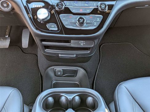 New 2026 Chrysler Voyager LX image 21