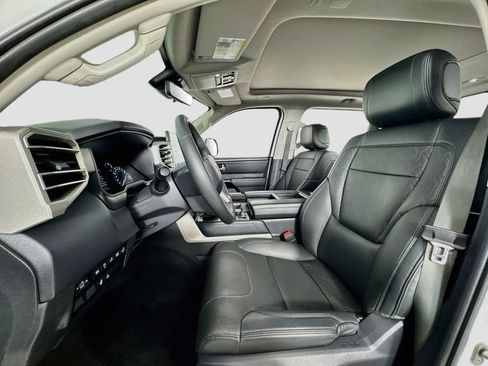Used 2022 Toyota Tundra Limited AWD/4WD image 12