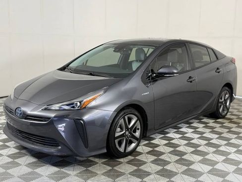 Used 2019 Toyota Prius XLE FWD image 2