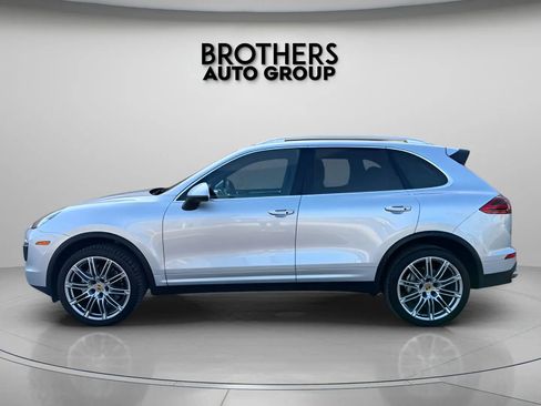 Used 2016 Porsche Cayenne S AWD/4WD image 8
