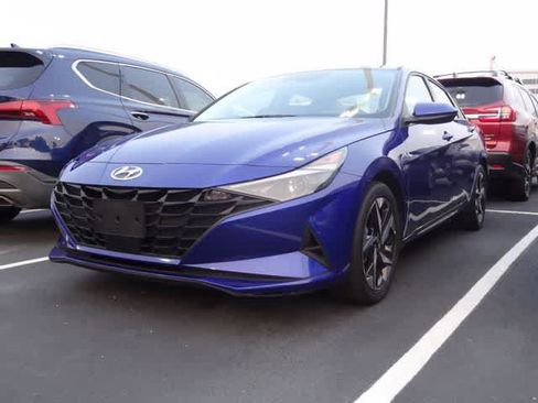 Used 2023 Hyundai Elantra SEL w/ Convenience Package FWD image 1