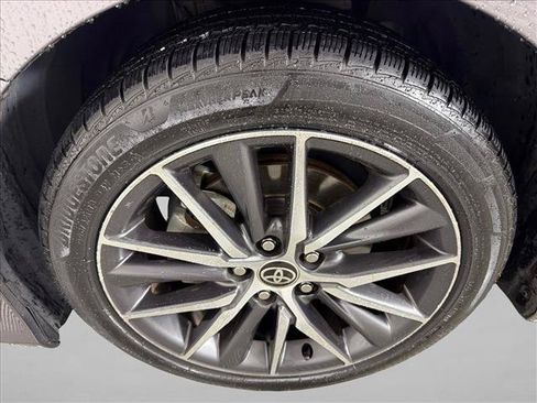 Used 2022 Toyota Camry XLE FWD image 11