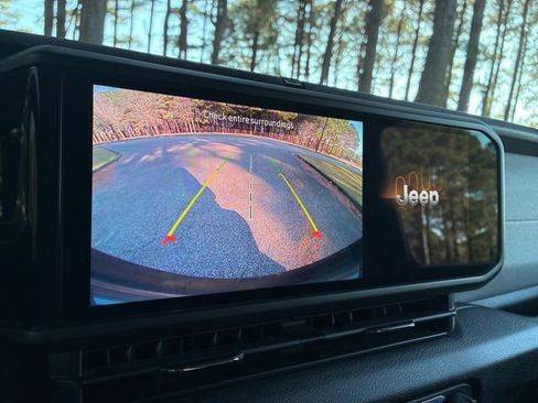 Used 2024 Jeep Wrangler Sport S image 34