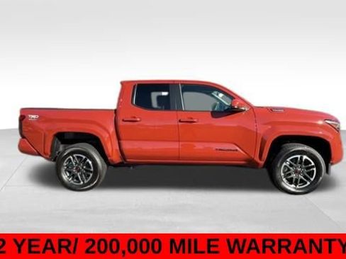 Used 2025 Toyota Tacoma TRD Sport image 8