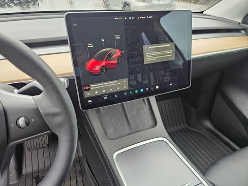 Used 2021 Tesla Model Y Long Range image 28