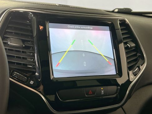 Used 2022 Jeep Cherokee Limited image 13