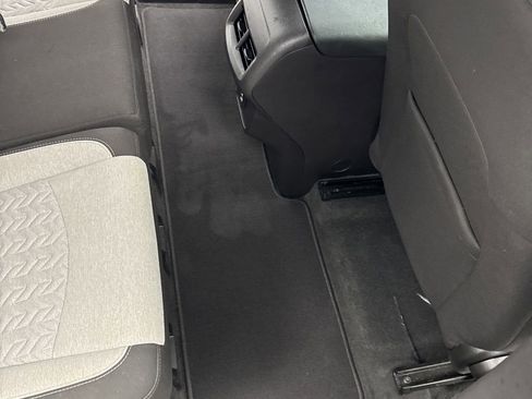 Used 2024 Chevrolet Equinox LT FWD image 31