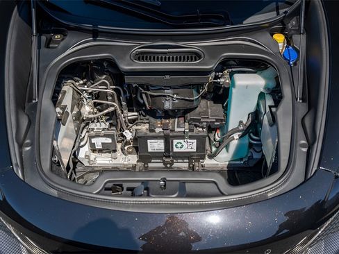 Used 2016 McLaren 650S Spider image 44