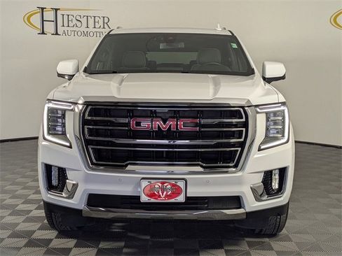 Used 2022 GMC Yukon SLT w/ SLT Luxury Package image 3