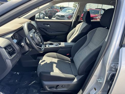 Used 2022 Nissan Rogue SV image 17