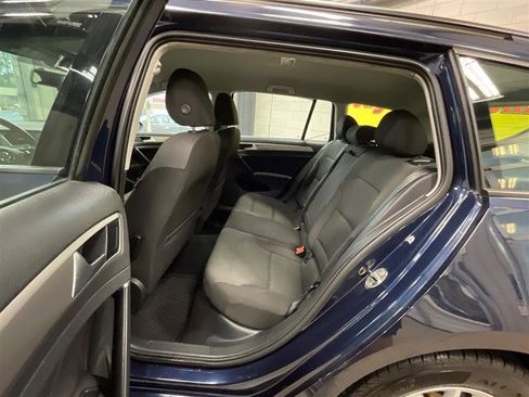 Used 2016 Volkswagen Golf S image 16