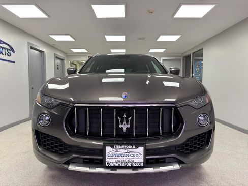 Used 2017 Maserati Levante w/ Luxury Package AWD/4WD image 6