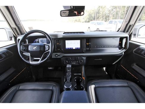 Used 2022 Ford Bronco Badlands w/ Sasquatch Package image 12