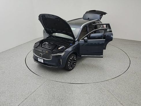 New 2026 Volvo XC90 T8 Plus w/ Protection Package AWD/4WD image 21