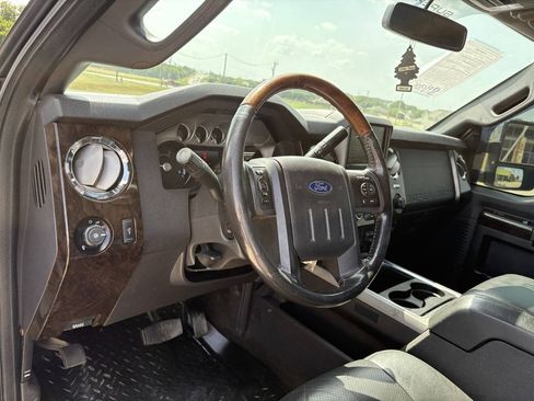 Used 2013 Ford F250 Platinum w/ FX4 Off Road Pkg AWD/4WD image 14