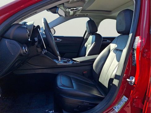 Used 2018 Alfa Romeo Giulia AWD image 26