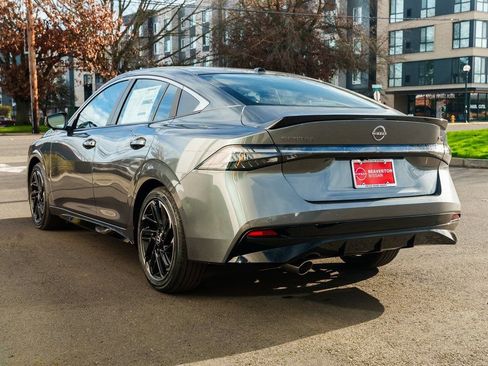 New 2026 Nissan Sentra SR w/ SR Premium Package FWD image 4