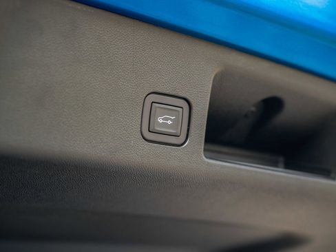 New 2025 Chevrolet Equinox EV RS image 59