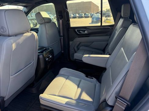 Used 2023 GMC Yukon SLT w/ SLT Luxury Package AWD/4WD image 22