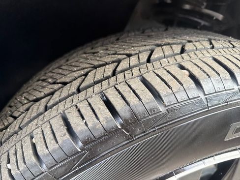 Used 2025 Chevrolet Traverse LT w/ Sun and Wheel Package image 28