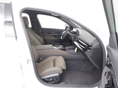 New 2026 BMW 530i xDrive w/ Executive Package AWD/4WD image 20