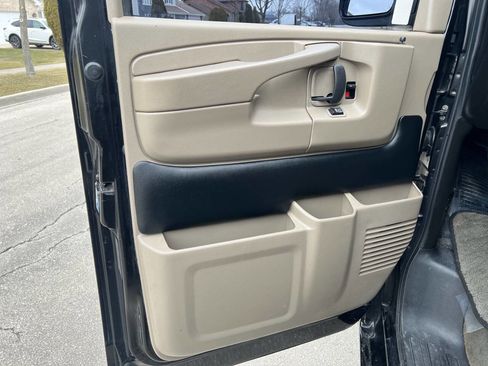 Used 2014 GMC Savana 1500 image 13