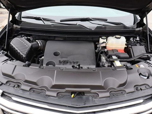 Used 2023 Chevrolet Traverse LT image 50