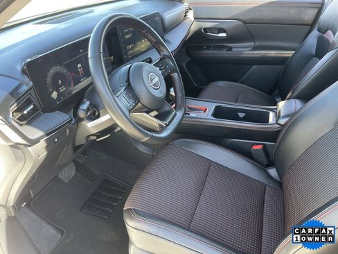 Certified 2025 Nissan Kicks SR image 19
