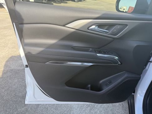 New 2026 Chevrolet Traverse LT image 19