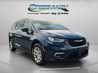 Used 2022 Chrysler Pacifica Touring-L