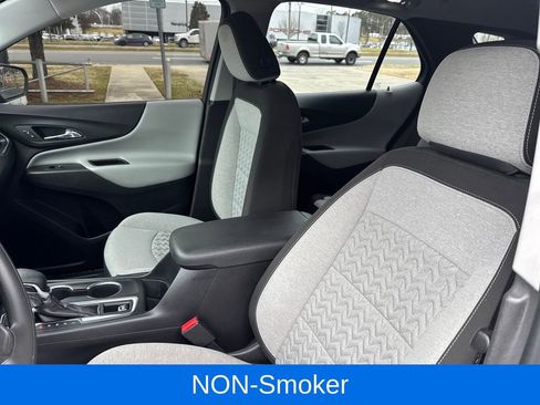 Used 2023 Chevrolet Equinox LS image 9