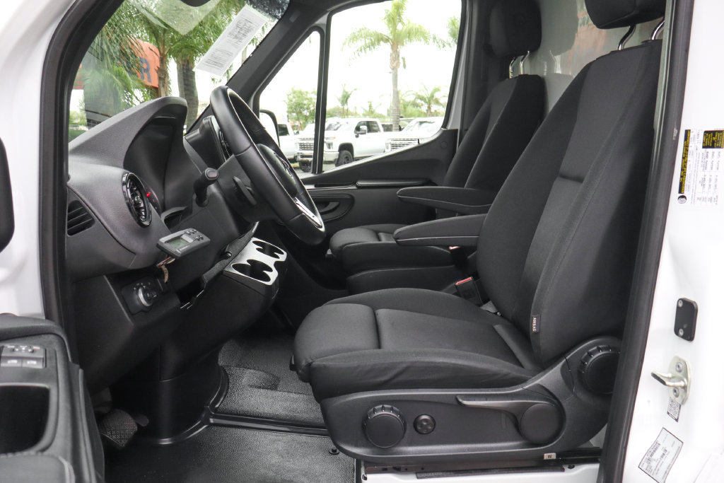 Used 2022 Mercedes-Benz Sprinter 2500 w/ Parking Package image 22