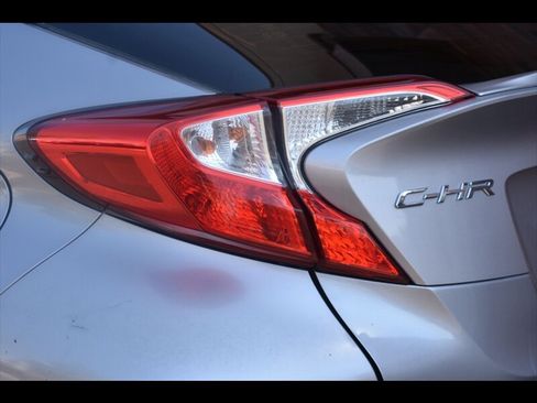 Used 2019 Toyota C-HR LE FWD image 47