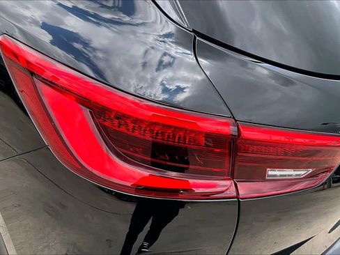 Used 2020 INFINITI QX50 Luxe w/ Navigation Package FWD image 29