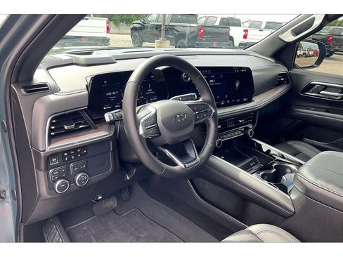 Used 2025 Chevrolet Tahoe Z71 w/ Comfort Package AWD/4WD image 16