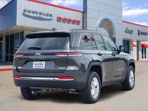 New 2026 Jeep Grand Cherokee Laredo RWD image 5
