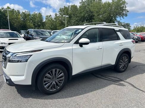 Certified 2023 Nissan Pathfinder SL w/ SL Premium Package AWD/4WD image 2