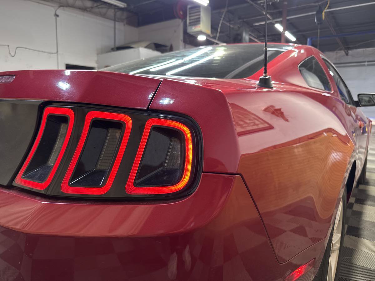 Used 2013 Ford Mustang Coupe RWD image 8